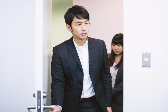 -shared-img-thumb-AL005_kaigishitunihairudanjyo20140830_TP_V