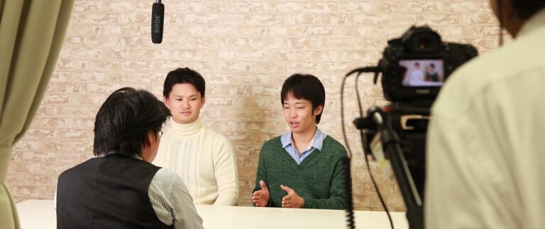 【2015年度 就活生】 メーカー 及川さん （仮名） 鉄道業界 鈴木さん （仮名）