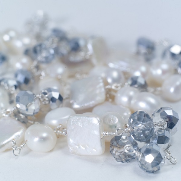 パールとビーズのネックレス