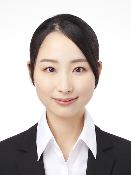 女性の就活証明写真