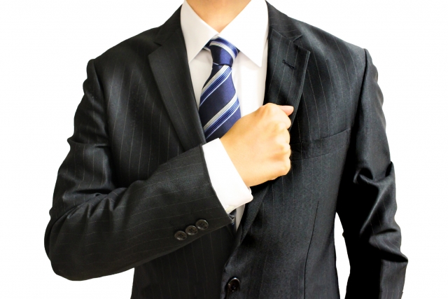 黒いスーツが基本