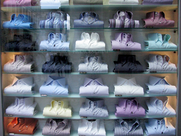 色付きのＹシャツ