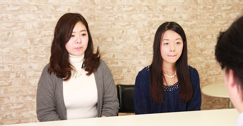 真剣にインタビューに答えていただいた村岡さん（左）と井戸さん（右）