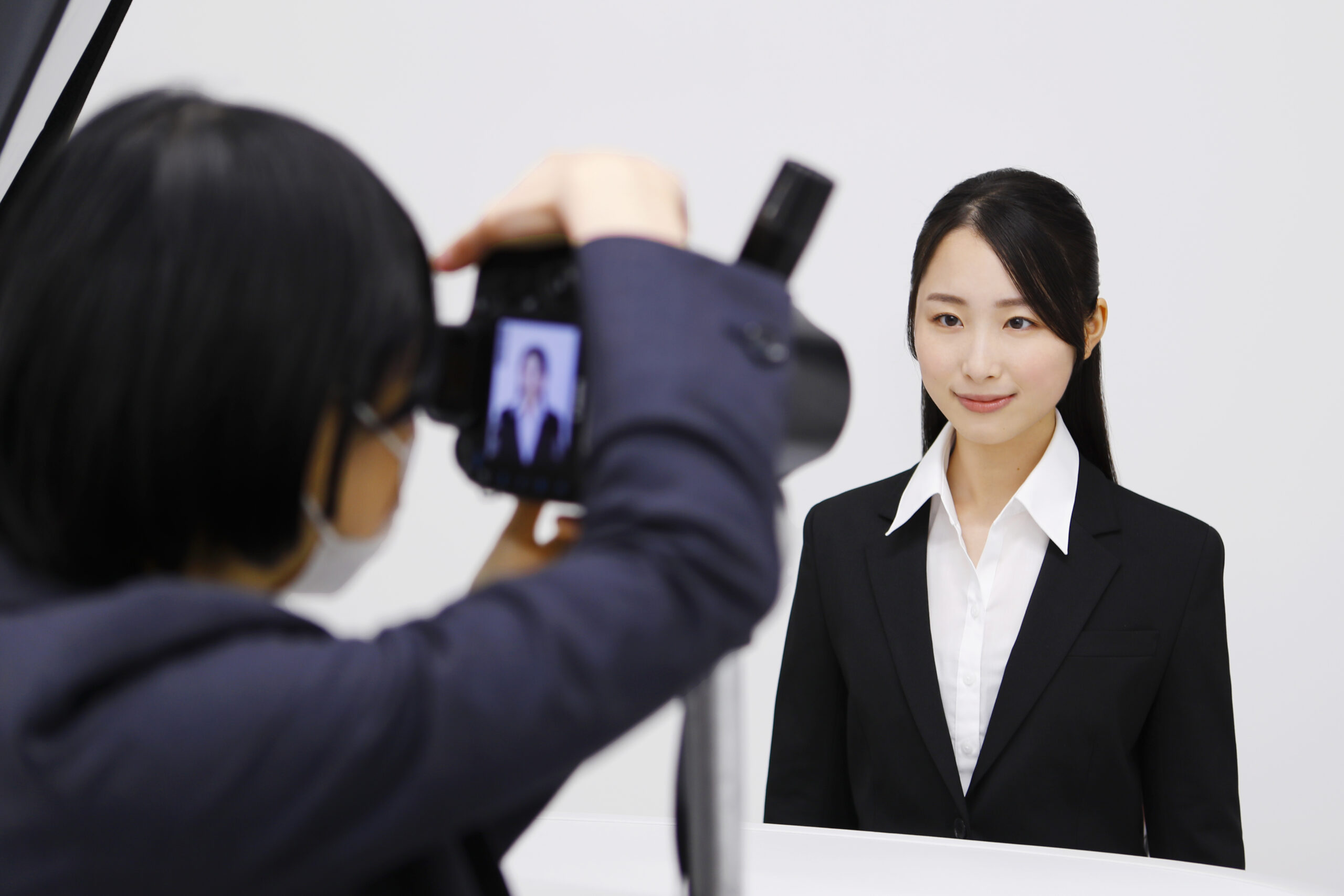 就活証明写真の撮影風景