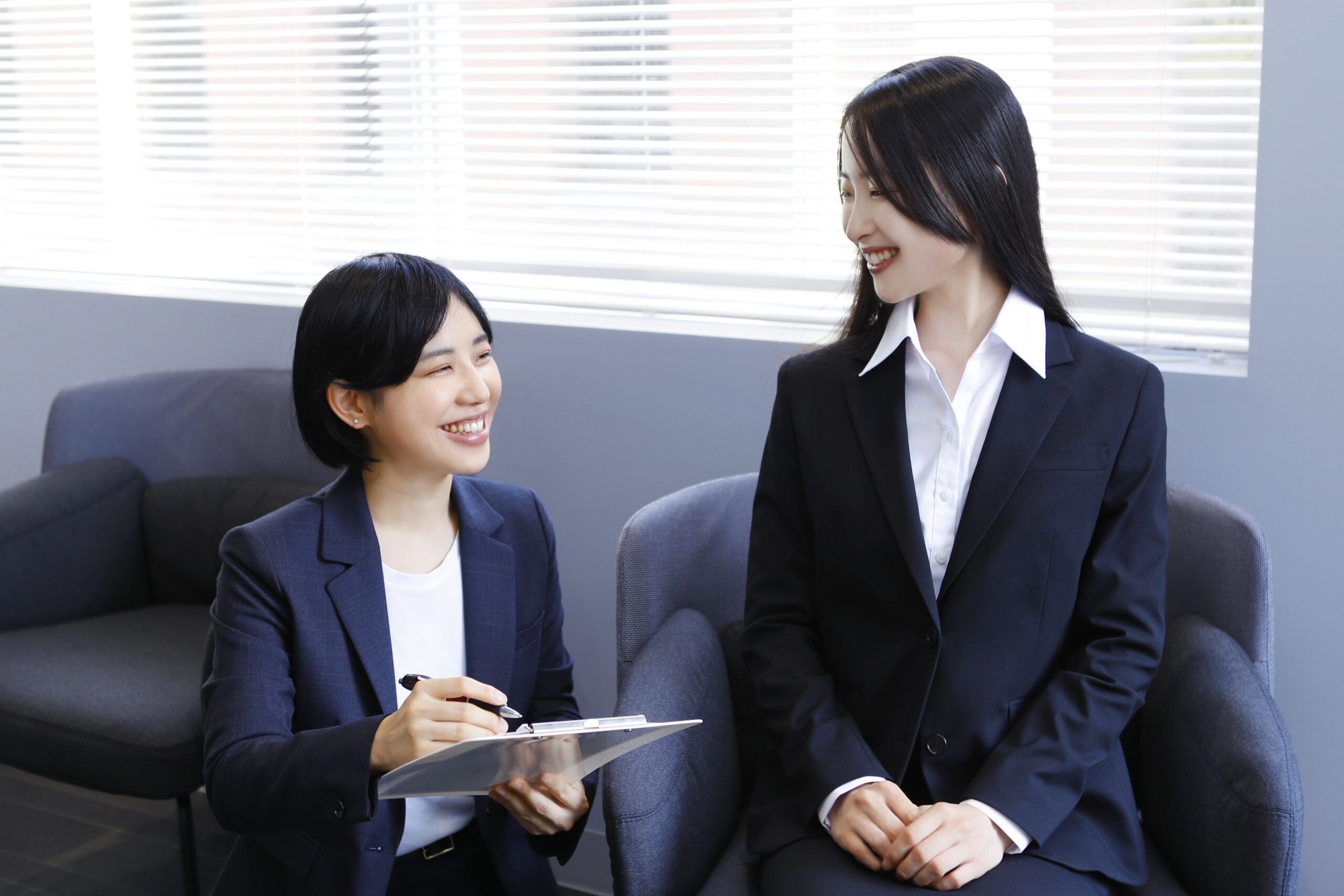 就活生にヒアリングを行う様子