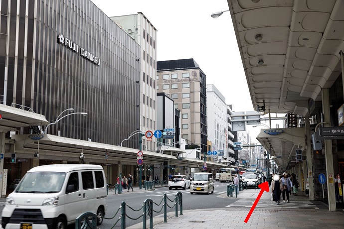 まっすぐ進みます