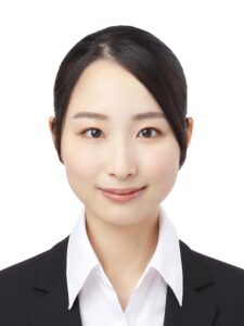 スタジオ728の白背景就活証明写真