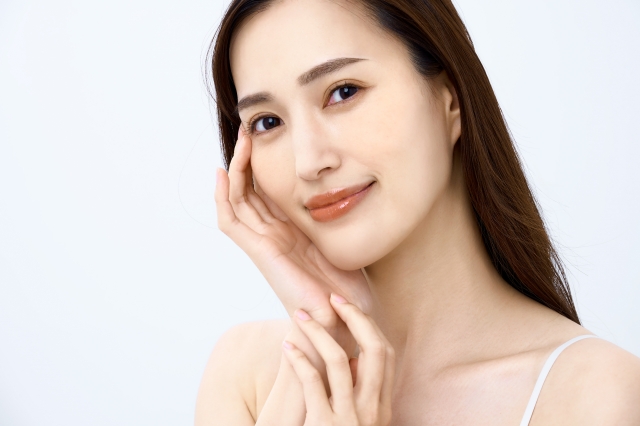 アナウンサーのようなナチュラルメイク