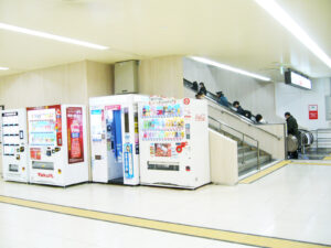 福岡市営地下鉄西１番出口エスカレーター横