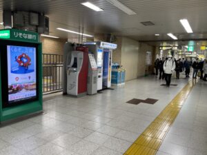 A3出口付近の証明写真機